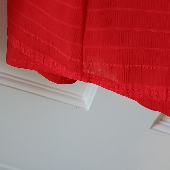 NWOT TALBOTS RED TOP SIZE MEDIUM RUFFLE NECK GROSGRAIN CRINKLE - Picture 9 of 10